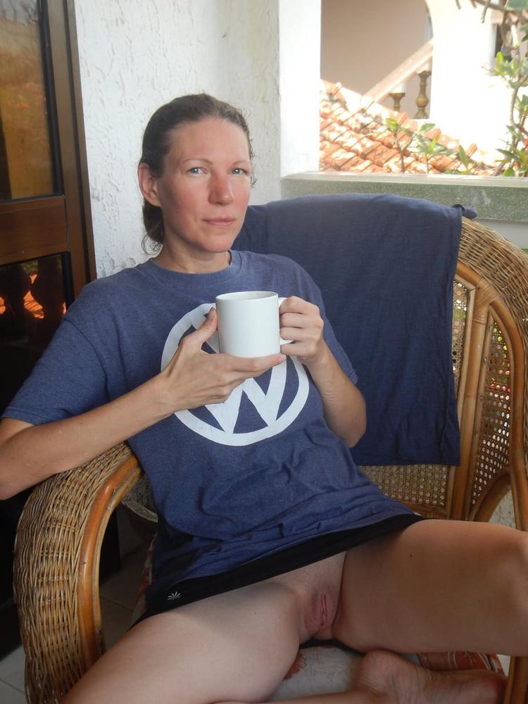 25P Older and hot 084 (No pants)