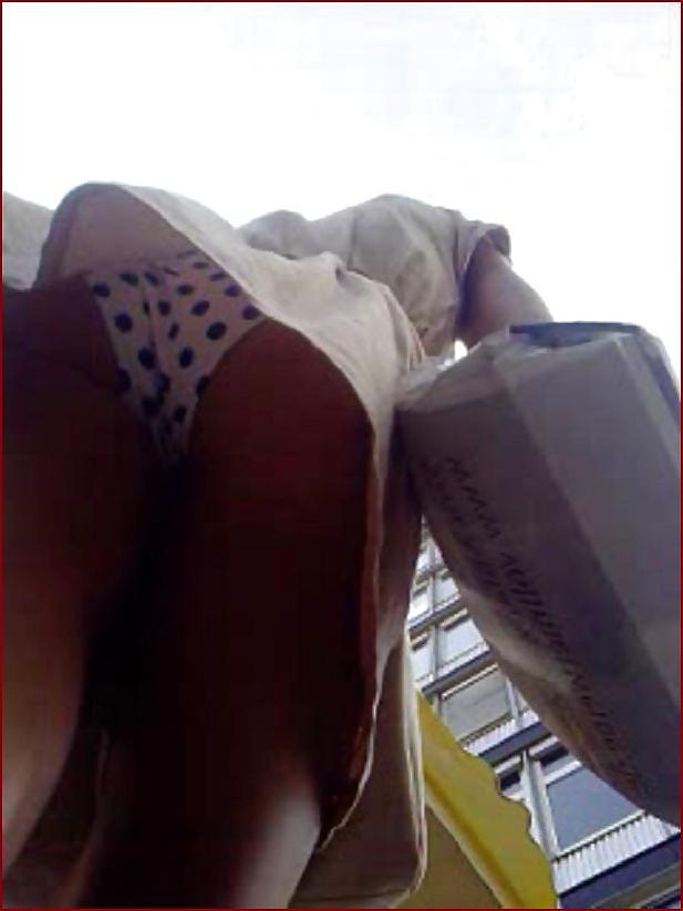 18P Very interesting slip of this hottie