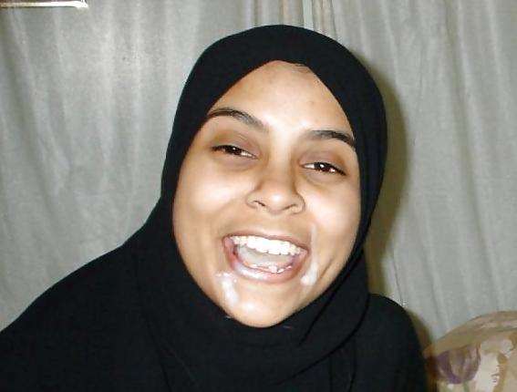 25P Non-porno Arab girl, with or without hijab  III