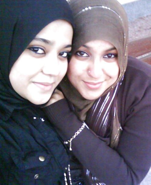25P Non-porno Arab girl, with or without hijab  III
