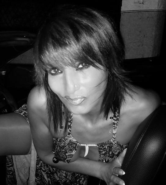 25P Non-porno Arab girl, with or without hijab  III