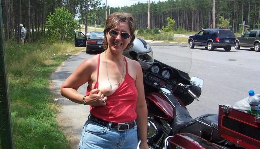 25P Show me your tits 058