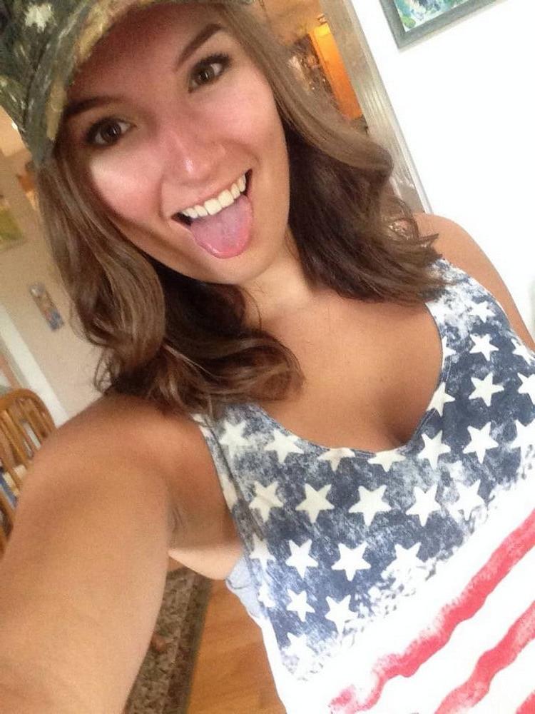 25P Best Damn Pics 32 - Country Girl Can Survive