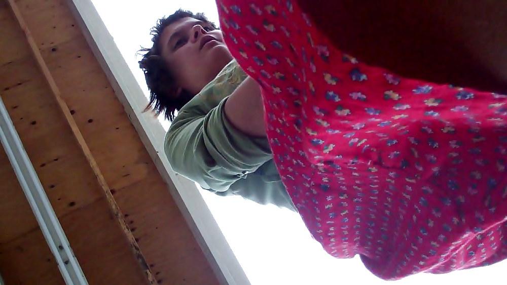 11P UPSKIRT VIDCAPS