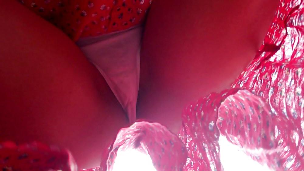 11P UPSKIRT VIDCAPS
