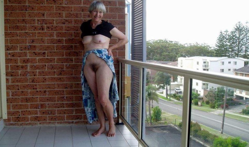 25P Show me your tits 057.