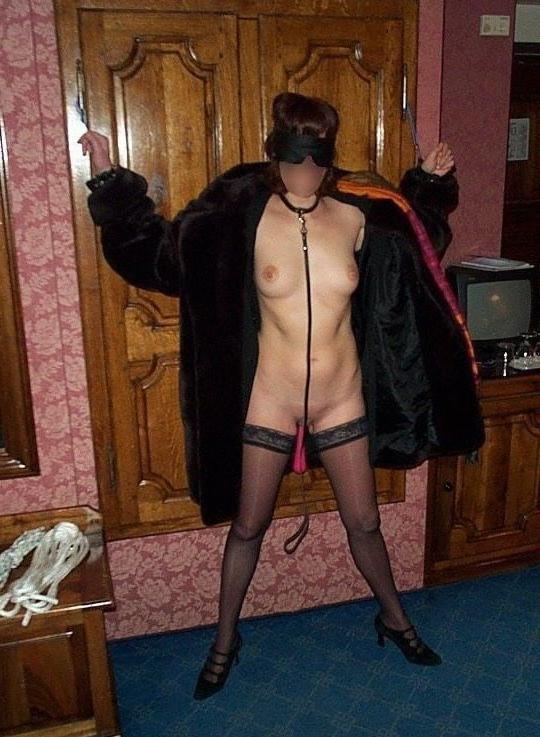 25P Nude under fur coat 9