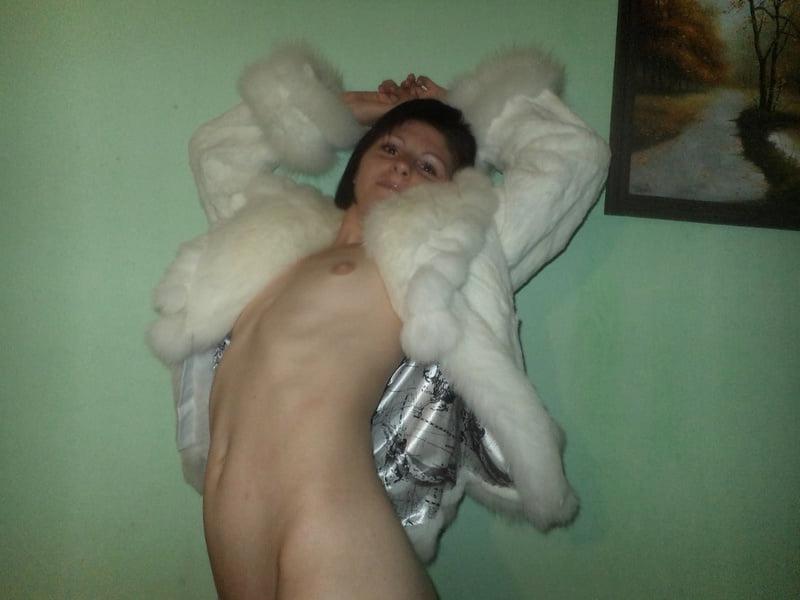 25P Nude under fur coat 9