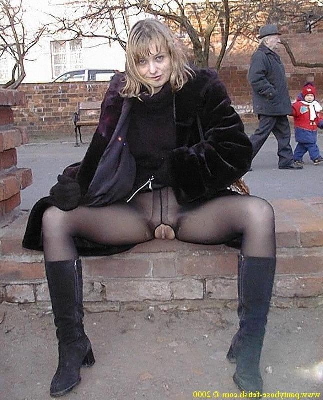 25P Nude under fur coat 9