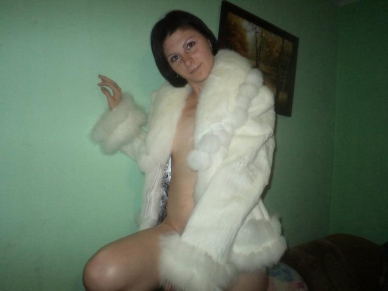 25P Nude under fur coat 9