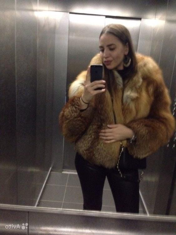 25P woman in fur coat 24