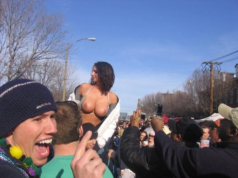 25P Show me your Tits
