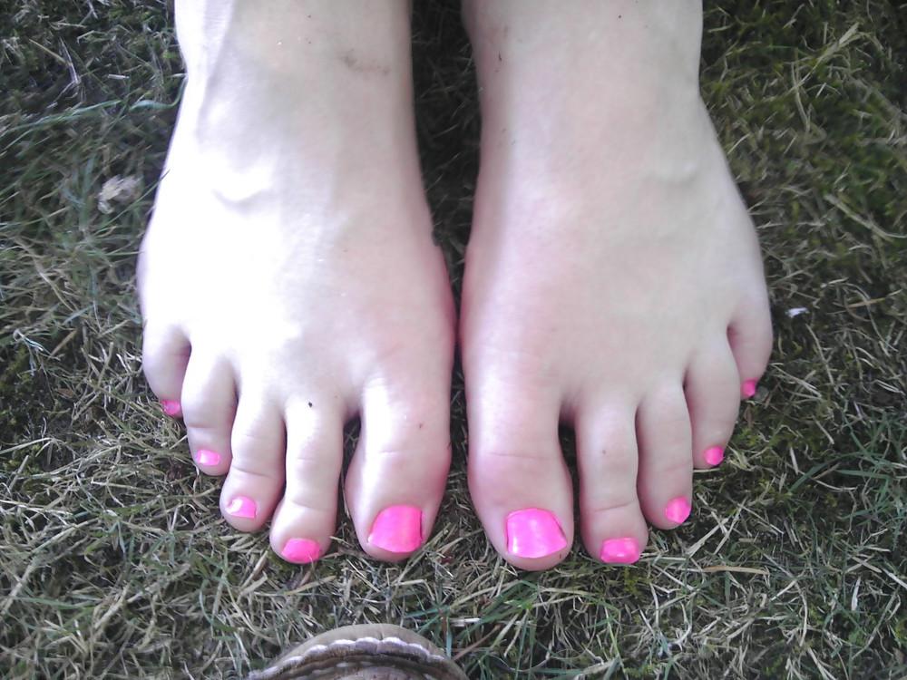 14P Crossdressing polka dot thongs and pink toe nails