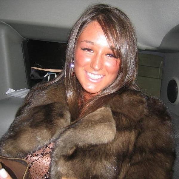 25P woman in fur coat 23