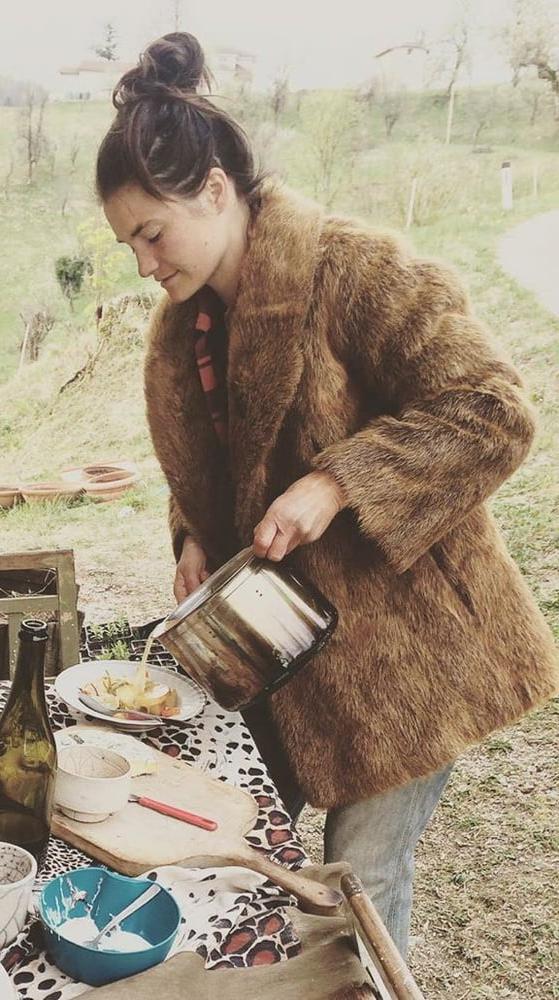 25P woman in fur coat 23