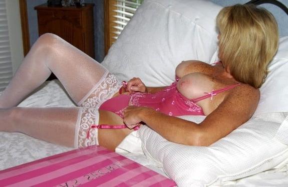 25P HOT MOM'S IN NYLONS