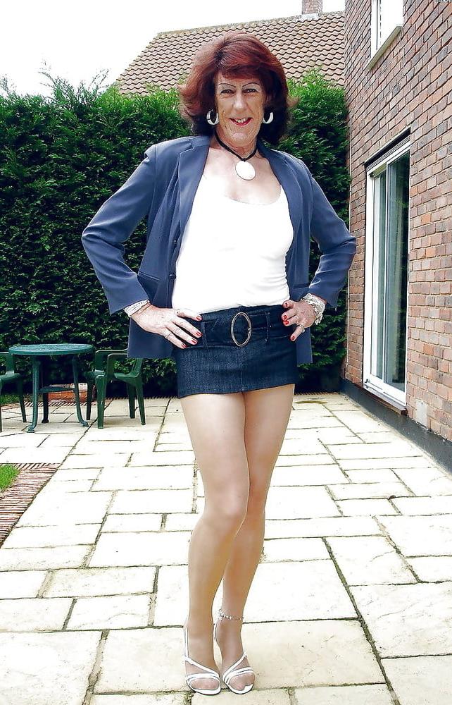 25P MINI SKIRT MILF SLUTS 3