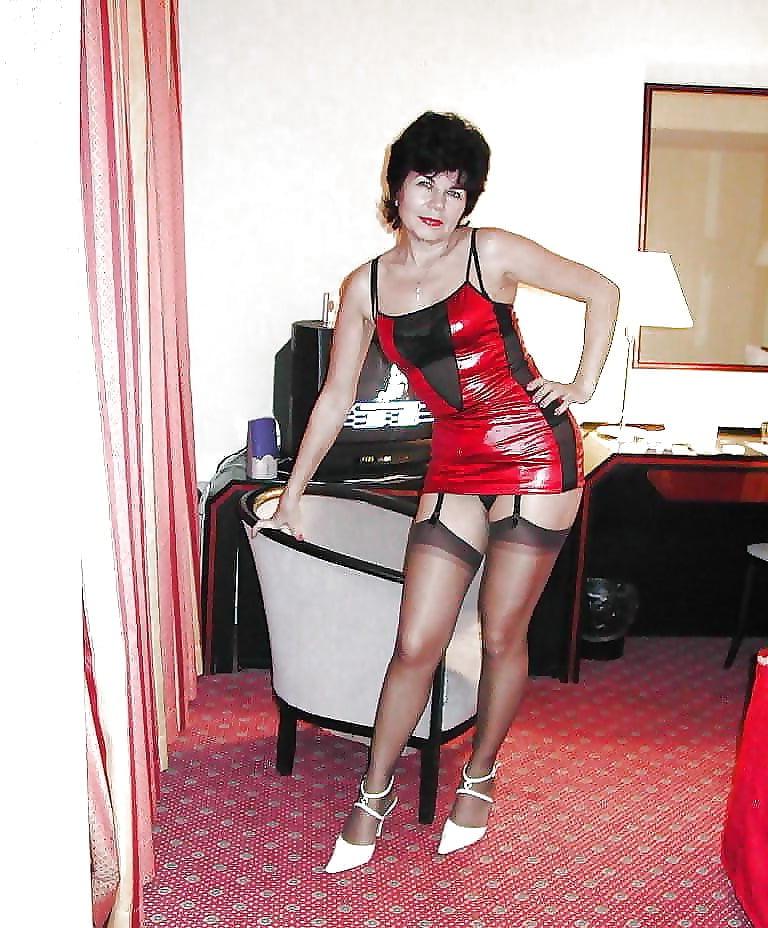 25P MINI SKIRT MILF SLUTS 3