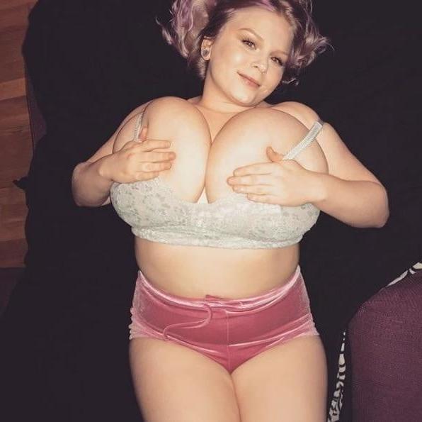 25P Cassie0pia - Girl with huge Tits