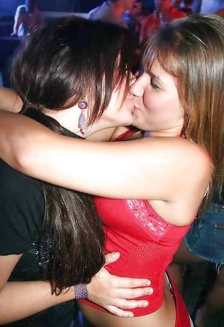 25P 1 married wants to share you whit her friend delicious old a