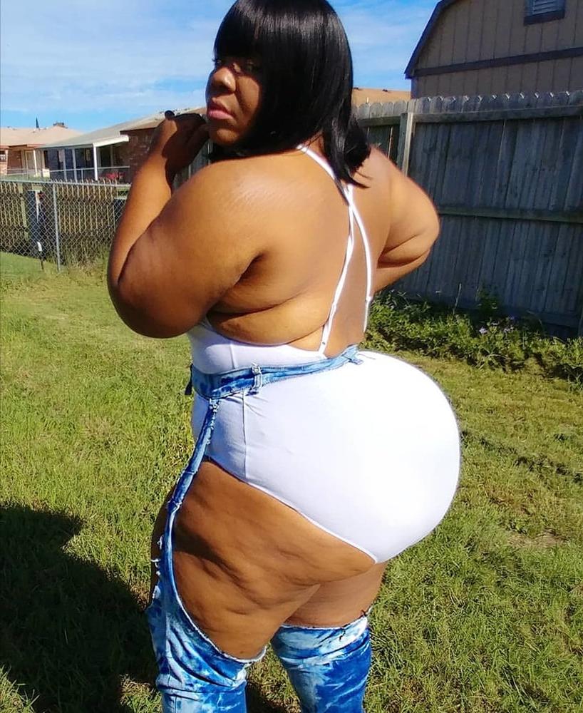 25P HUGE ASS