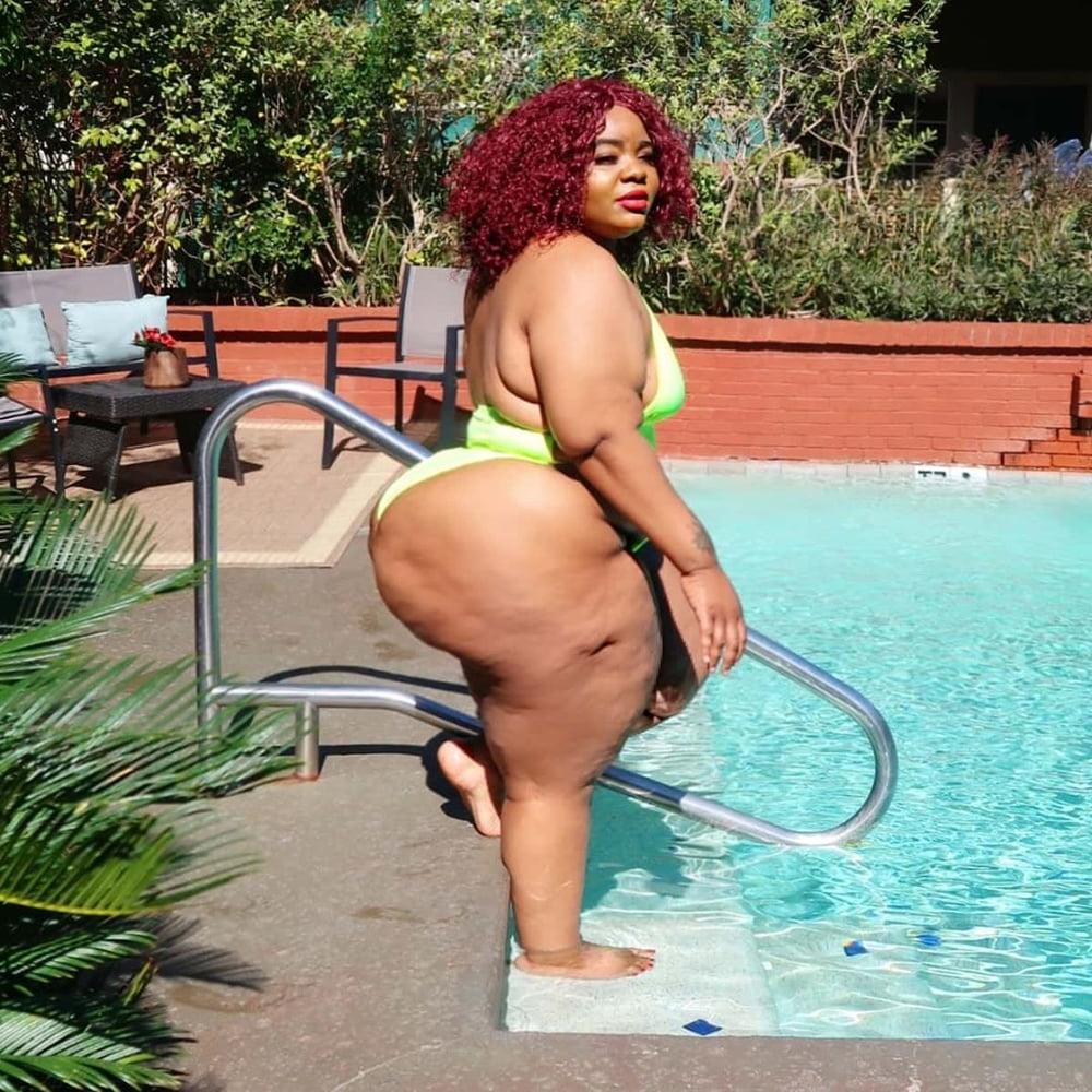 25P HUGE ASS