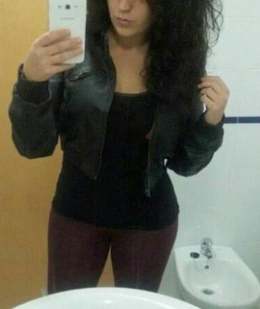 25P MY FRIEND RACHEL SEND ME HOT PICS WHEN SHE'S HORNY
