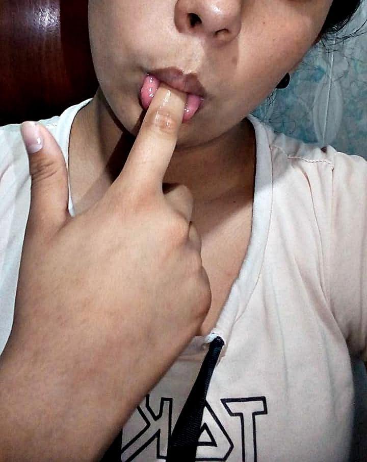 25P MY FRIEND MARIA SEND ME HOT PICS WHEN SHE'S HORNY
