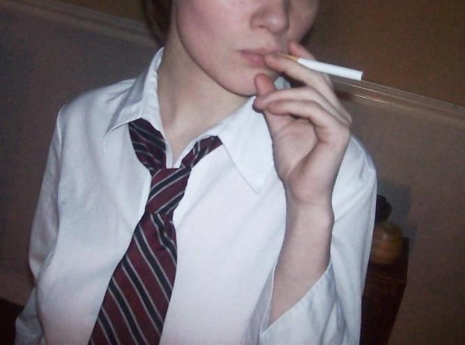 25P MY FRIEND CAROLINE SEND ME HOT PICS WHEN SHE'S HORNY