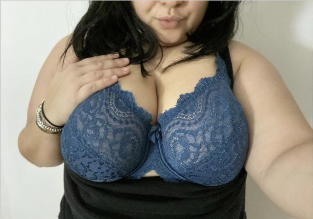 25P Huge tits
