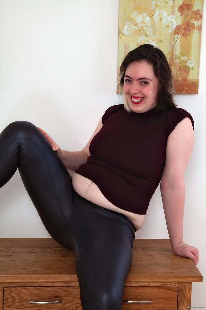 25P Hairy Samantha  with huge nipples