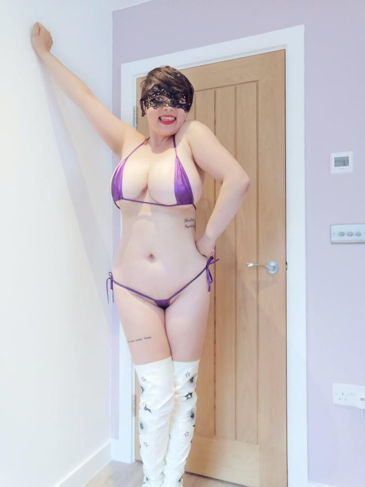 20P My tiny bikini's can barely contain my huge young tits
