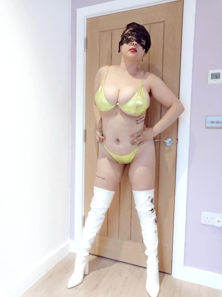 20P My tiny bikini's can barely contain my huge young tits
