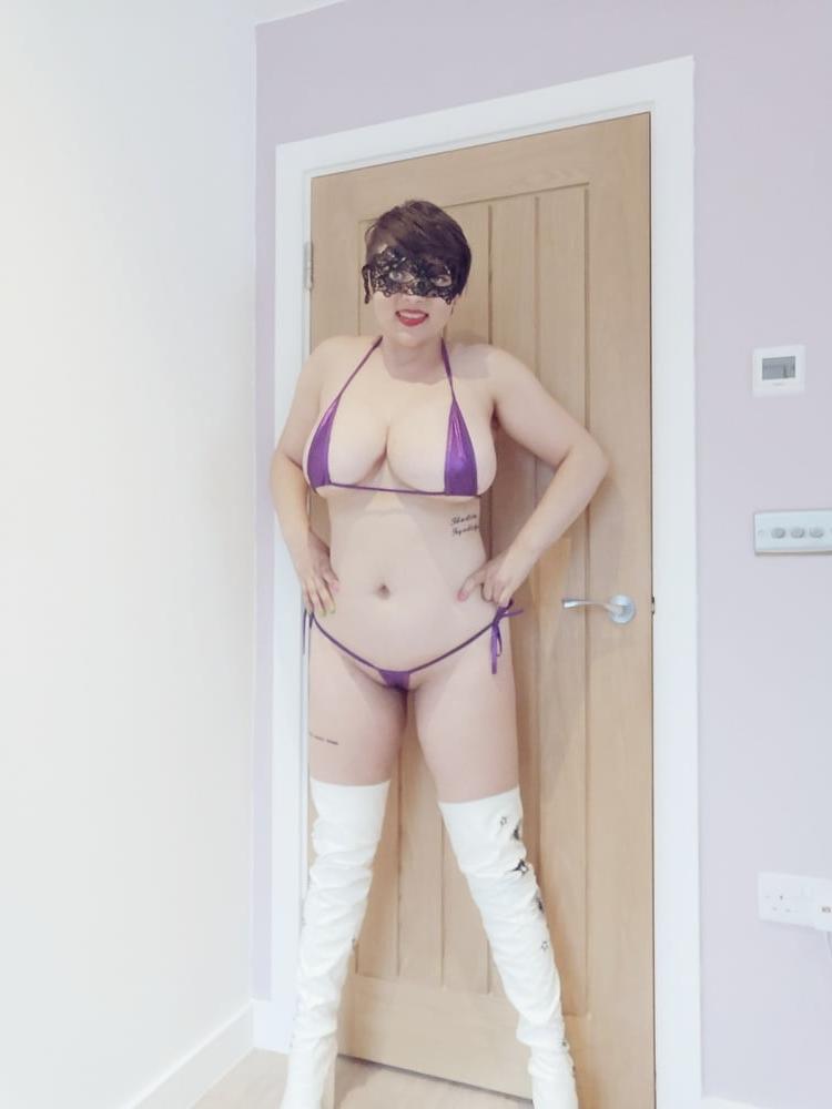 20P My tiny bikini's can barely contain my huge young tits