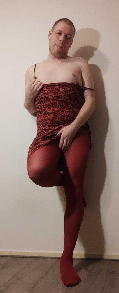 10P Robert Hendriksen - Sissy Striptease "Red" (Short Edition)