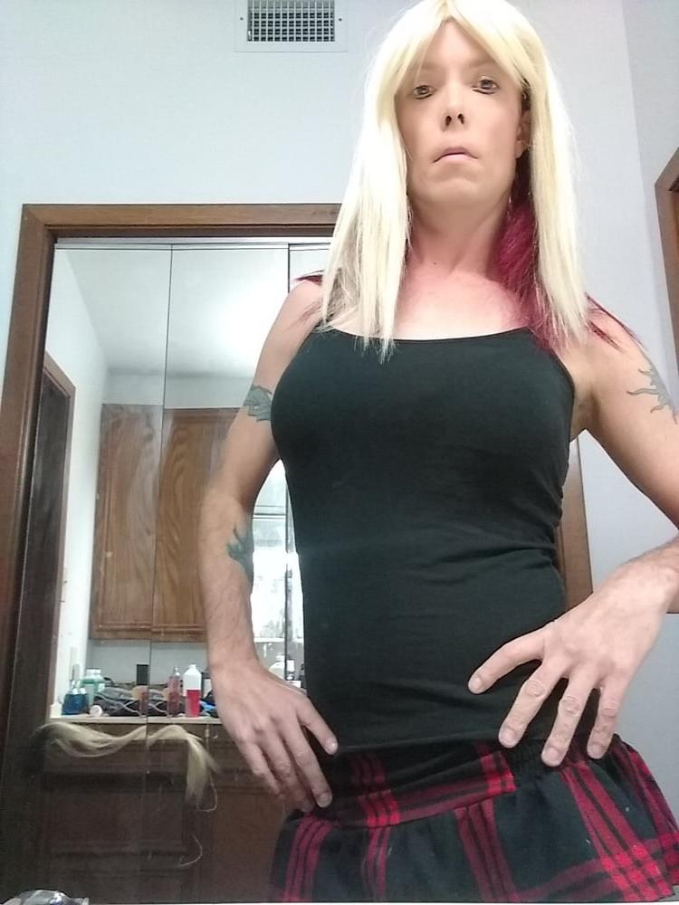 25P Random sissy gurl pictures