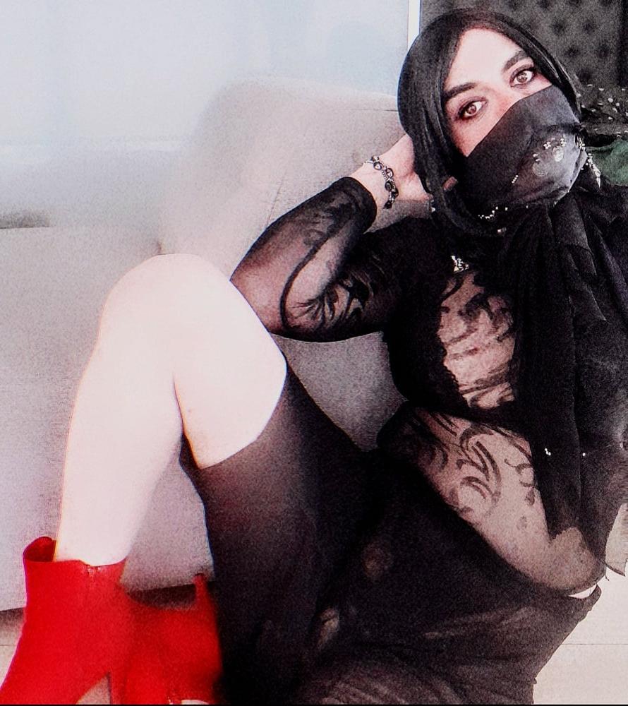17P Ariana sissy Toronto   winter 2020