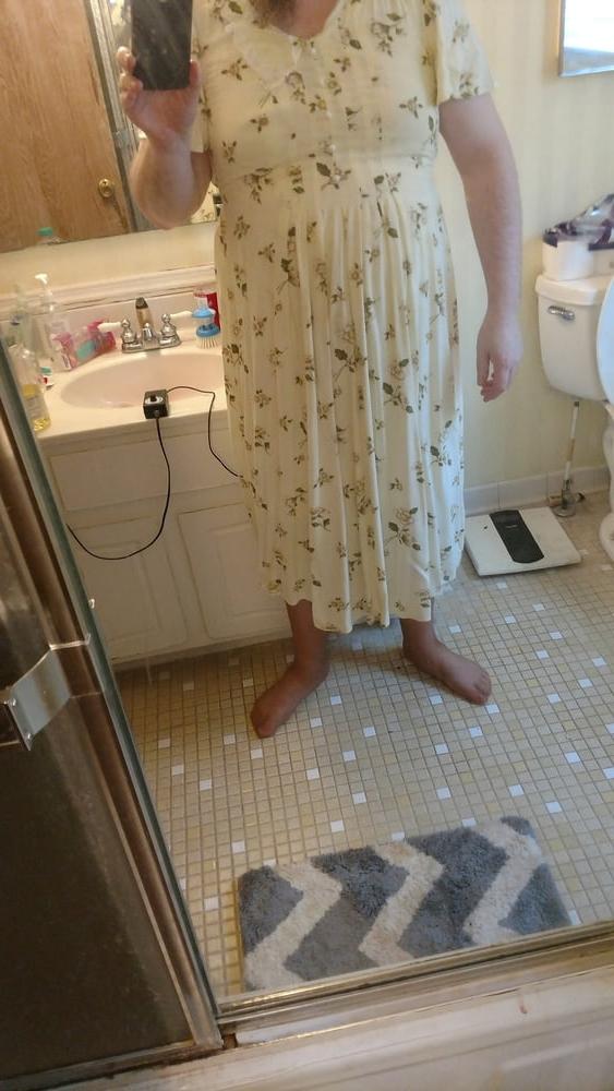 20P Getting dressed in mommies lingerie