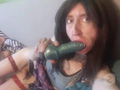 25P CipciaOliwcia's sissy captured on Skype.