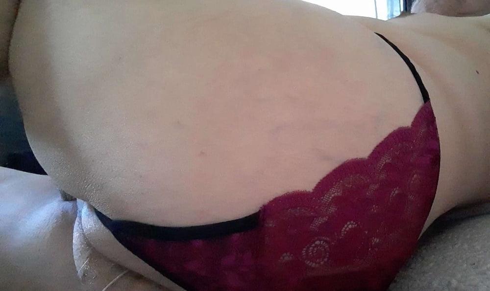 25P sissy whit my red pantys