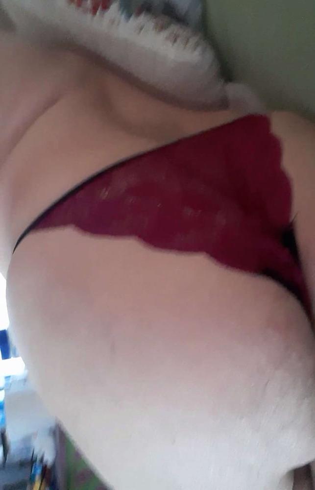 25P sissy whit my red pantys