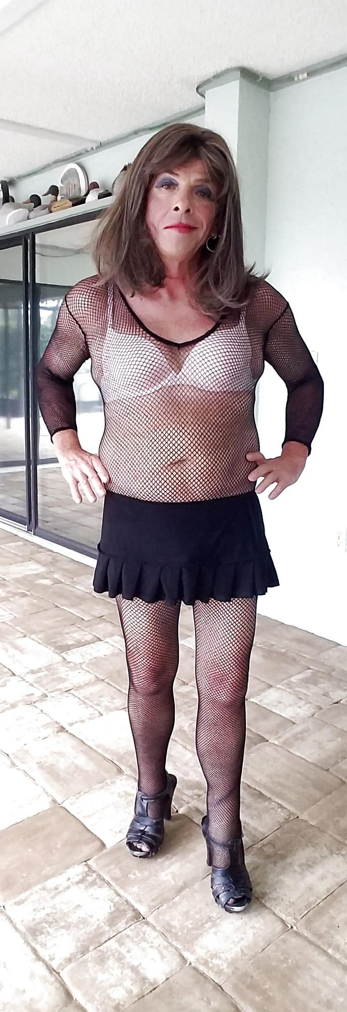 24P Sissy Roberta Bryan dressed for the  next Video!!!!