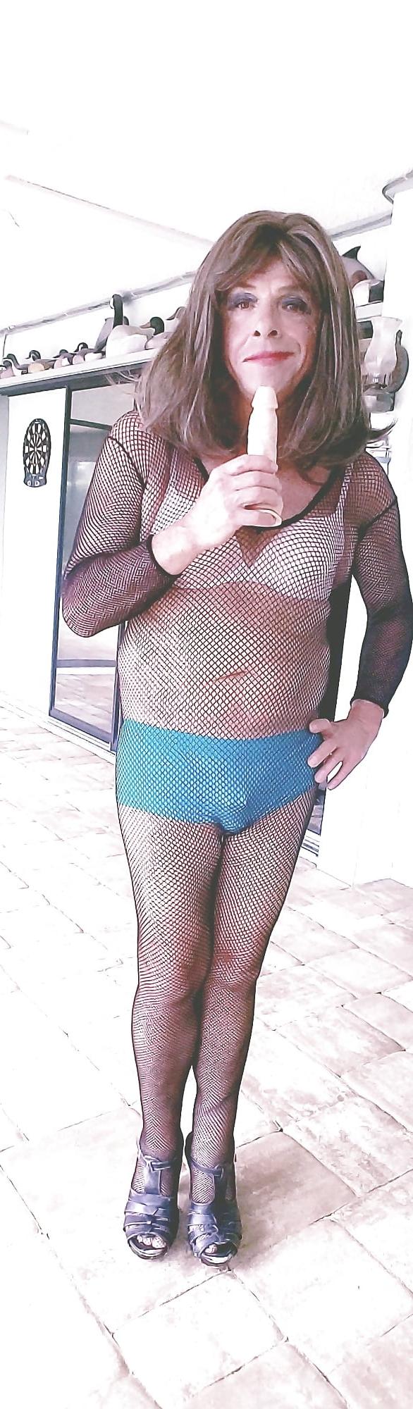 24P Sissy Roberta Bryan dressed for the  next Video!!!!