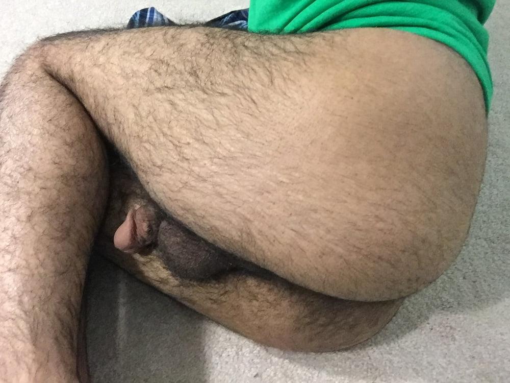 7P Spreading Ass In Green Shirt