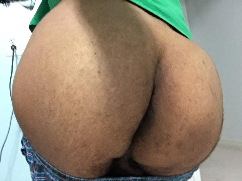 7P Spreading Ass In Green Shirt