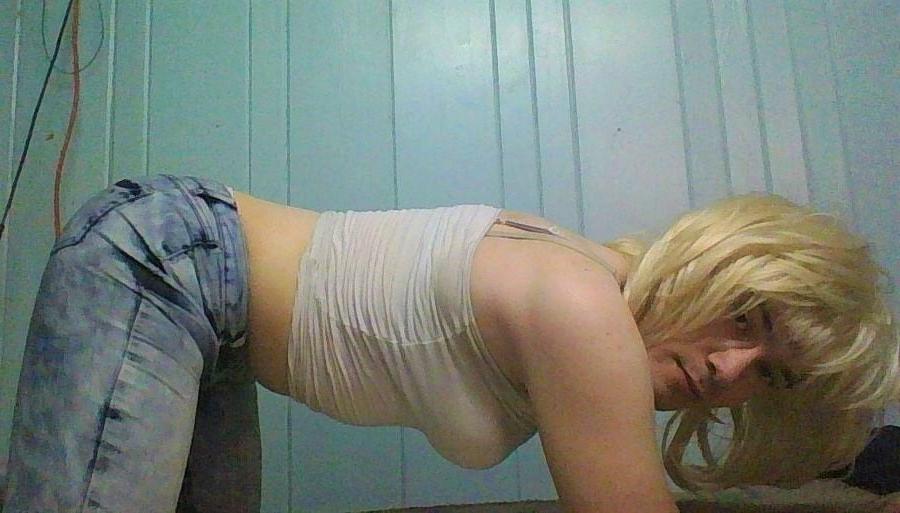25P Sissy Isabella Hippel exposed 2