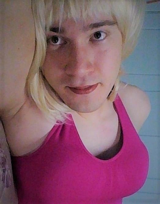 25P Sissy Isabella Hippel exposed 2