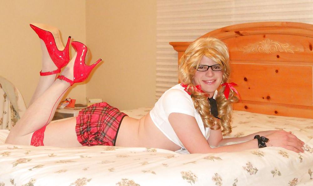 24P SISSY VANESSA