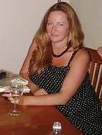 11P Sissy - Tammy Kneels