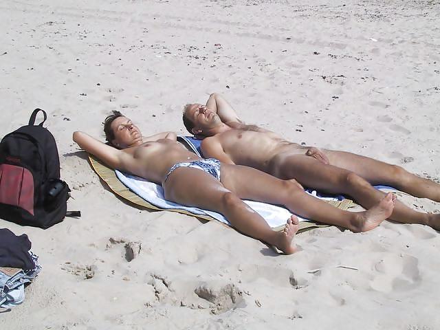 20P Naked couple 169.